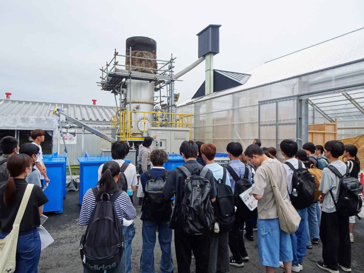 バイオ炭製造現場の視察